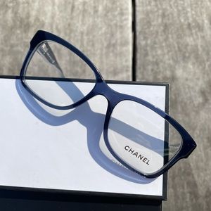 ✨SOLD✨CHANEL eyewear and quilted caseSOLD